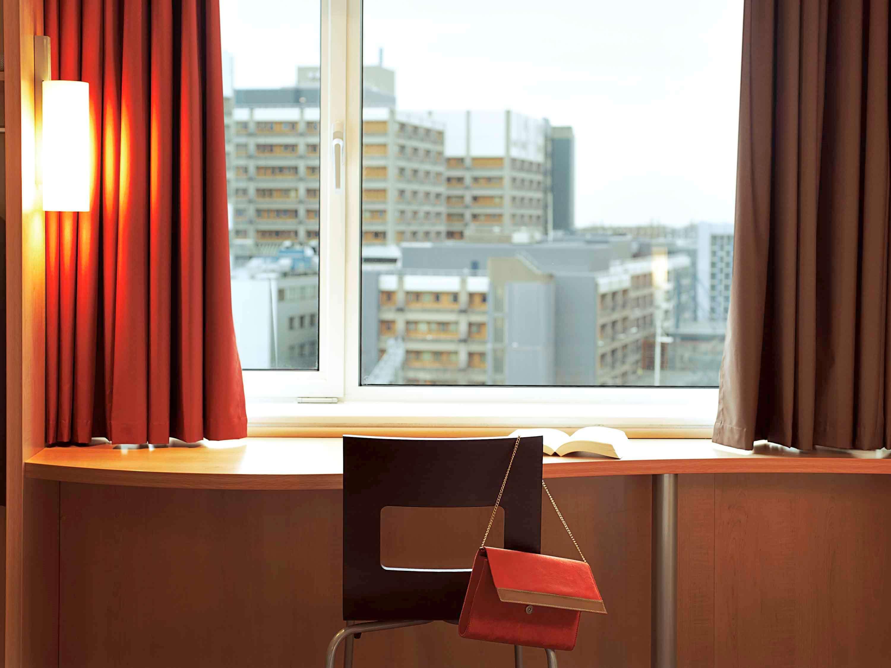 Ibis Kortrijk Centrum Dış mekan fotoğraf