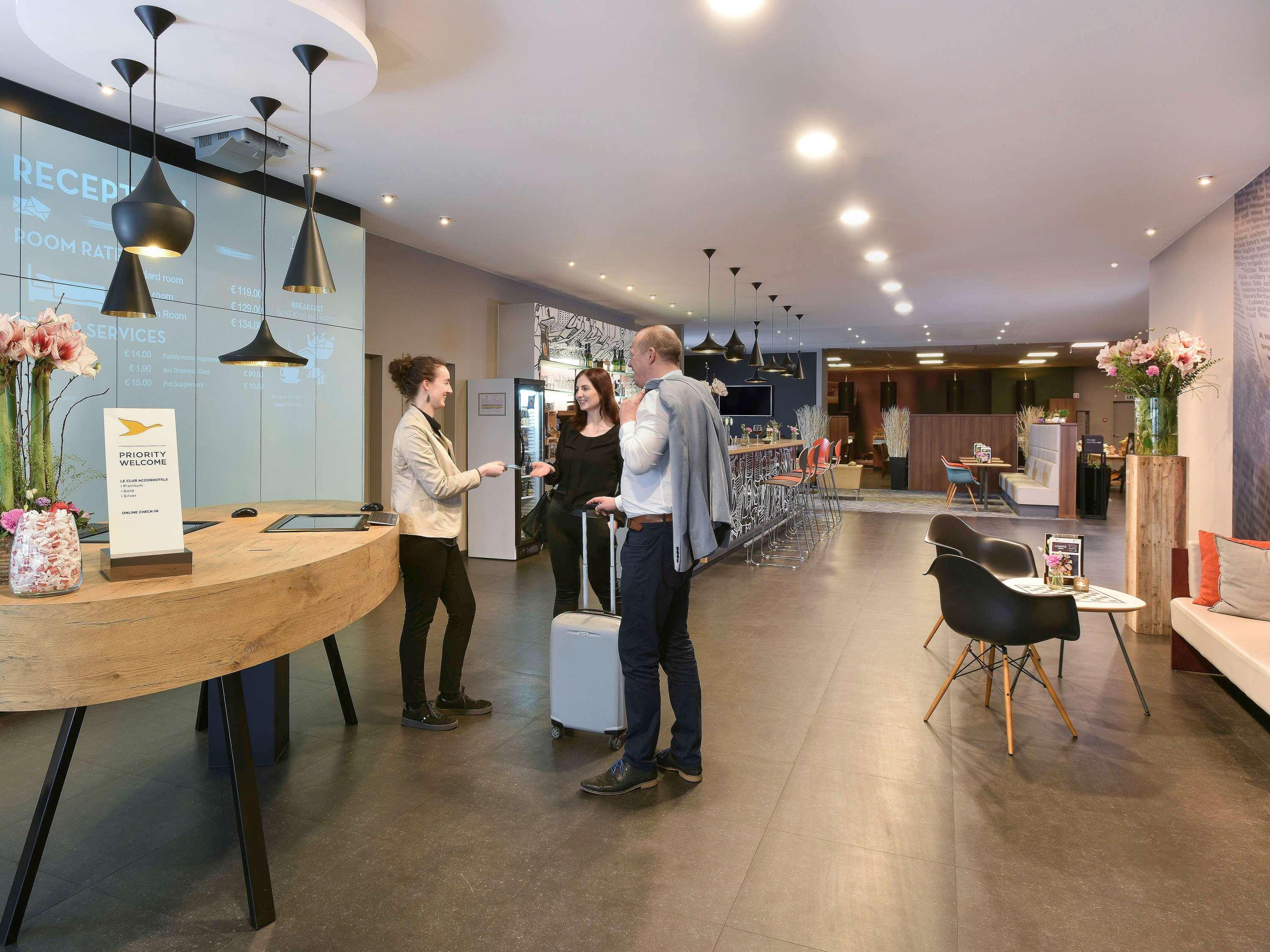 Ibis Kortrijk Centrum Dış mekan fotoğraf